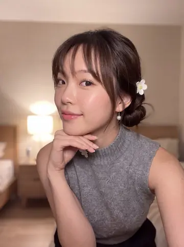 Profile / Avatar - East Asian Woman Selfie Portrait