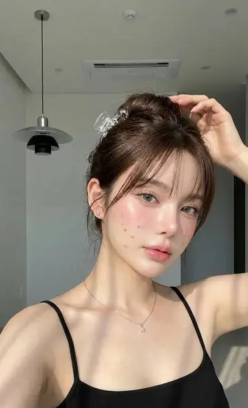 Profile / Avatar - Natural Glass Skin Selfie
